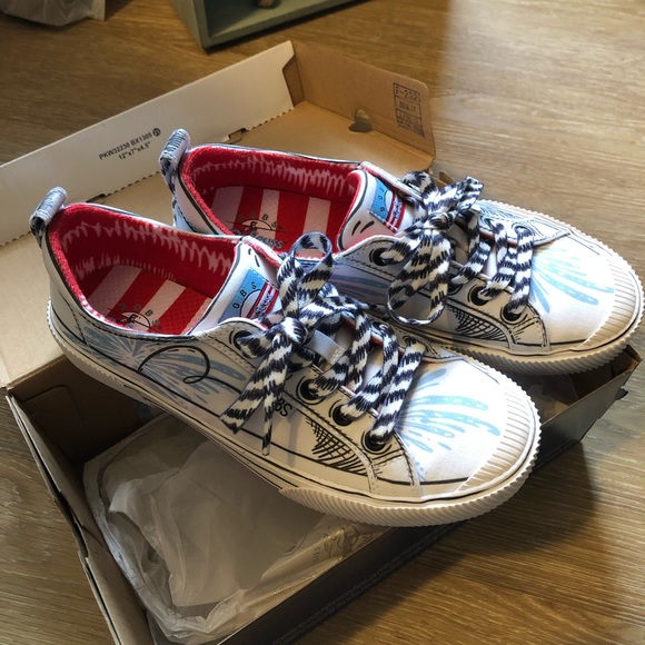 skechers cat tennis shoes